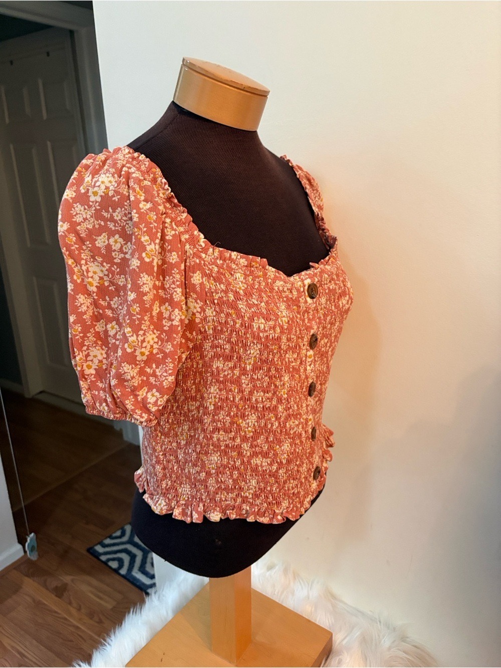 Rewind Smocked Floral Button Front Top – XL – NWT cropped length - Picture 5 of 16
